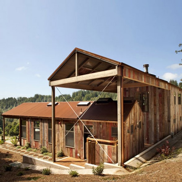 Cool-Barn-House-by-CCS-Architecture-San-Francisco-588x588.jpg