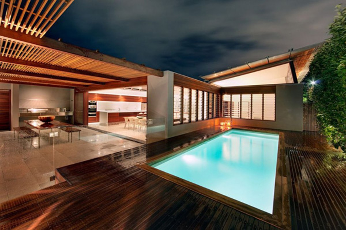 Wood Interiors and Exterior in Warmth Home Architecture - Swimming ...