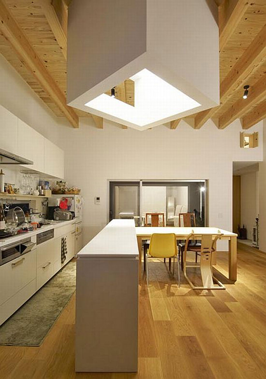 http://www.viahouse.com/wp-content/uploads/2011/02/Black-Modern-House-Design-from-Japanese-Architect-Kitchen.jpg