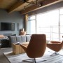 Remodeled 1921 Warehouse into Great Bachelor Apartment in Canada - Livingroom
