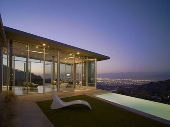 Contemporary House Design with Beautiful Views in LA - Panoramic Views