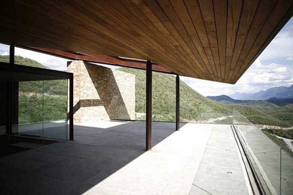 Desert House with Swimming Pool in Mexico by Agustin Landa Ruiloba - Balcony