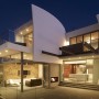 Luxurious Home Design with Futuristic Architecture in Australia