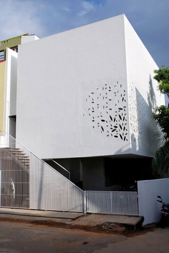 Modern House Design with Beautiful Wall Details in India