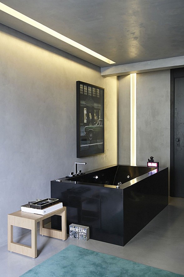 A Disc Jockey’s Modern House with Studio in Sao Paulo - Bathroom Bathtub