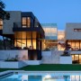Modern Houses: Simple and smooth proportions: Modern Houses