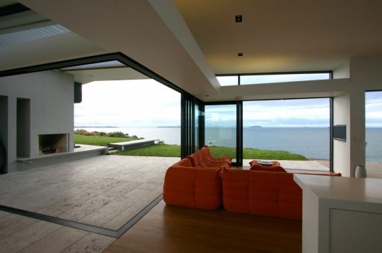 Minimalist interior design house