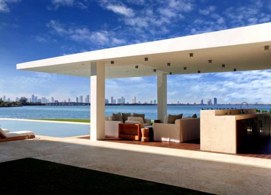 Stunning beach house luxurious