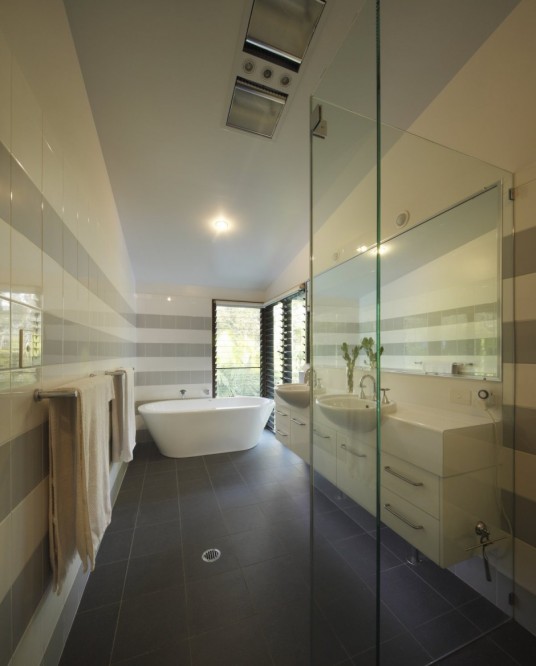 Gap Residence Design Bathroom