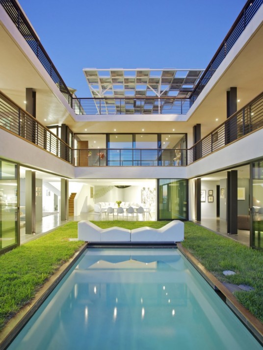 Green House Design Pool
