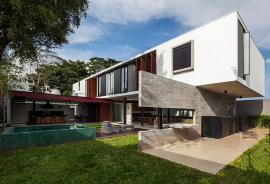 Planalto House Design Garden