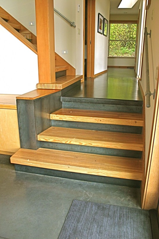 Wooden Home Steps Design