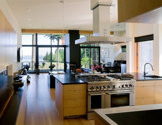 Contemporary Wooden Interior Beach Home Kitchen Design
