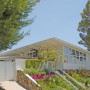 The Amazing Look of Borat Star Hollywood Home: Borat Star Hollywood Home Exterior Garden